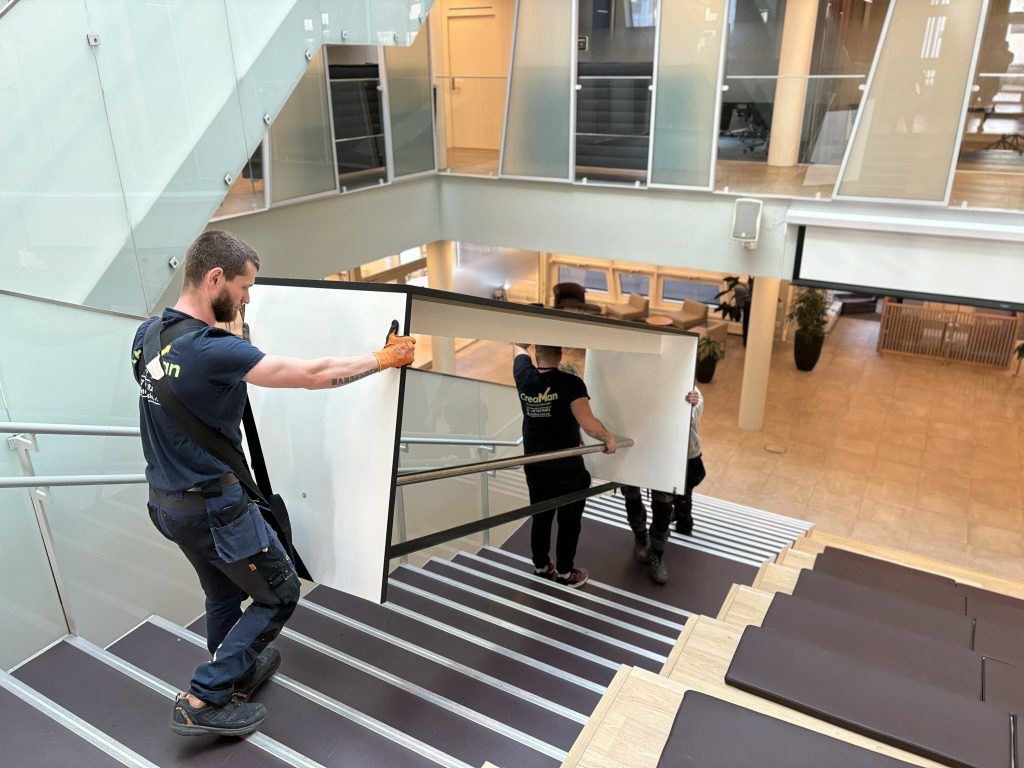 Kaste kontormøbler