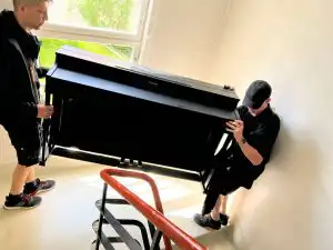 Søppelhenting av piano i Jessheim - spesialtransport og håndtering